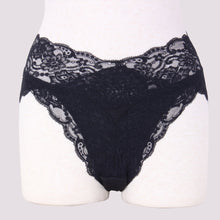 Load image into Gallery viewer, Lace Shorts 厘士內褲
